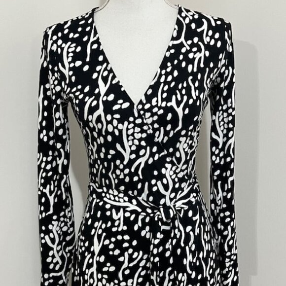 Diane Von Furstenberg Target Black White Midi Wrap Dress Sea Spots Size XS - Picture 4 of 6